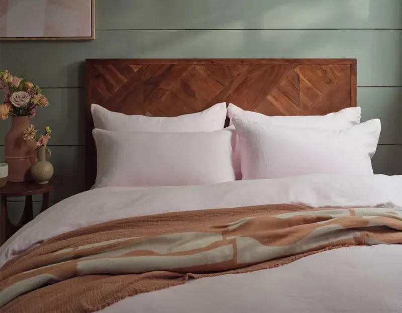 Soft Pink Linen Bedding